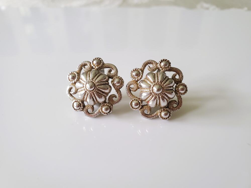 Vintage Silver Crown Trifari Clip On Earrings